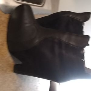 Sam edelman also has straps